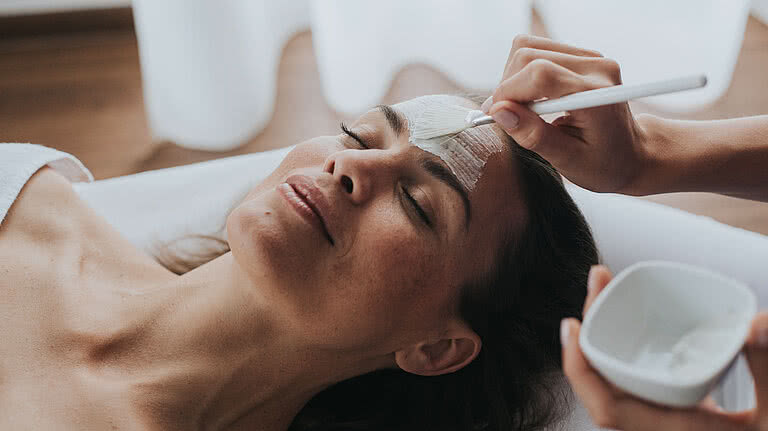 Entspannen im Tauernhof Gesichtsbehandlung im Wellnesshotel Tauernhof