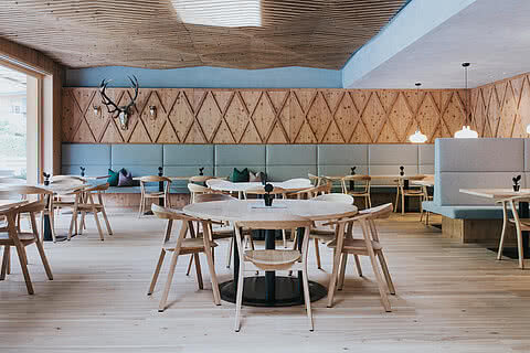 Speiseraum im Restaurant im Tauernhof