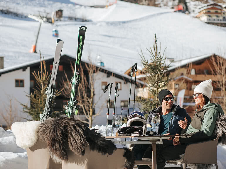 Auszeit auf der Terrasse von der Schatzarei im Skiurlaub in Großarl