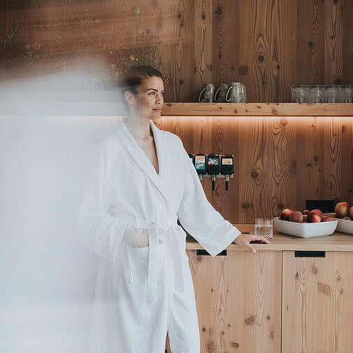 Saftbar im Wellnessbereich im Hotel Tauernhof