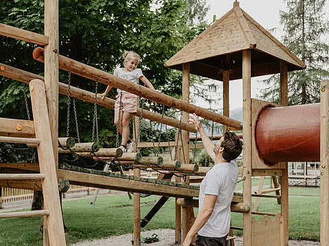 Familienhotel mit großem Spielplatz und Garten - Großarl Tauernhof