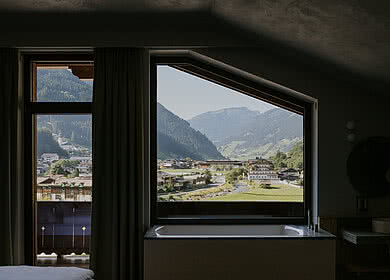 Aussicht aus dem Zimmer Zapfen&Streich in der Unterkunft Hotel Tauernhof in Großarl