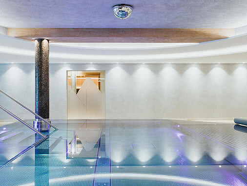 Hallenbad im Wellnesshotel Tauernhof in Großarl