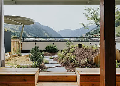 Der Garten des Zimmers Frei&Wild in der Unterkunft Hotel Tauernhof in Großarl