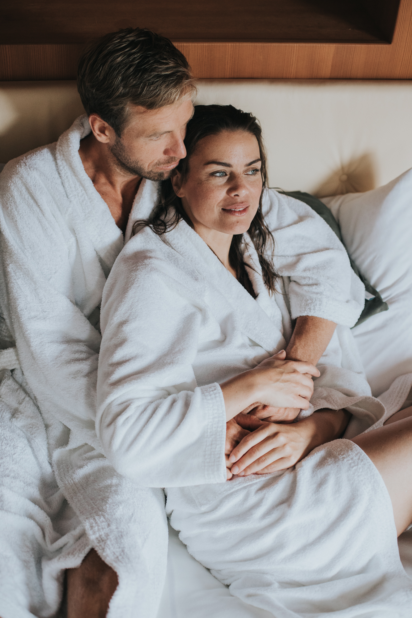Paar beim Entspannen im Wellnessbereich im Hotel Tauernhof